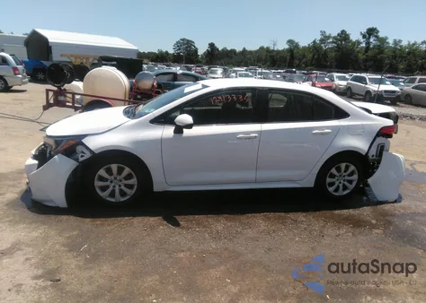 2021 Toyota Corolla Le z USA, uszkodzony, nr VIN JTDEPMAE0MJ121565